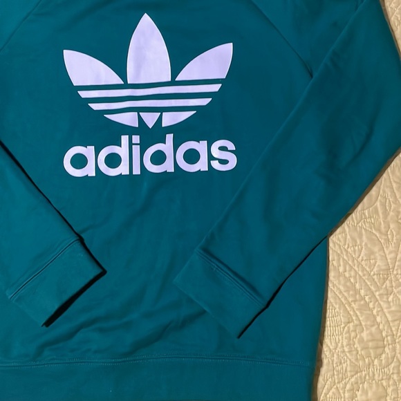 Green Adidas sweatshirt - Picture 3 of 4